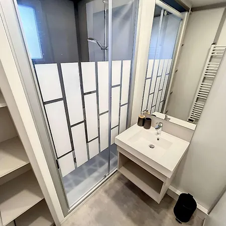 A - 6 Couchages, Piscine Chauffee, Pres De La Et Commerces - Fr-1-361-523 *