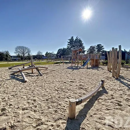 A - 6 Couchages, Piscine Chauffee, Pres De La Et Commerces - Fr-1-361-523 *